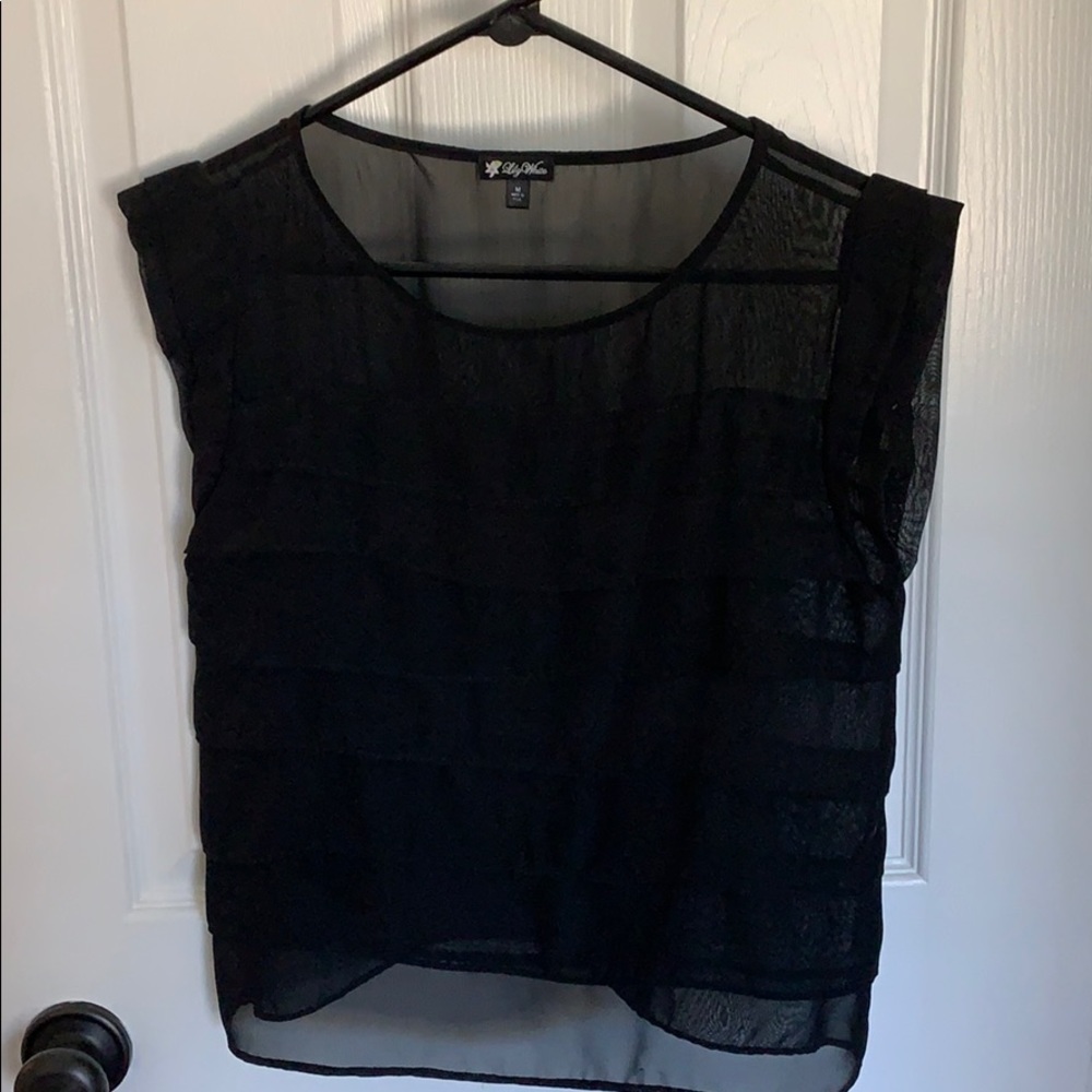 Sleeveless dress shirt
